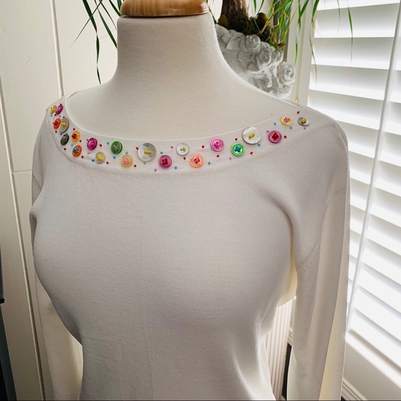 Joseph Allen Sweaters - White Sweater with beaded buttons